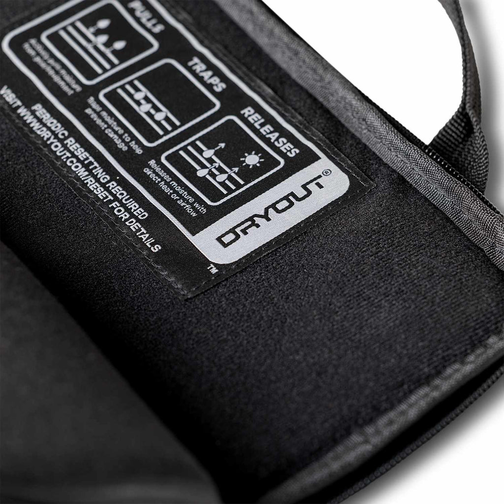 UAG Dryout 16" Utility Laptop Sleeve Black
